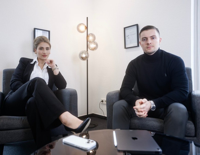 Alina Agovic und Merian Becker, Geschäftsführung der Becker Consulting GmbH